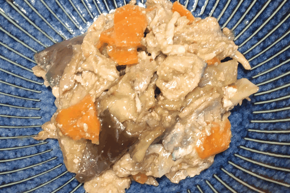 なすと豚肉のみそ炒めを1人分盛り付けた様子